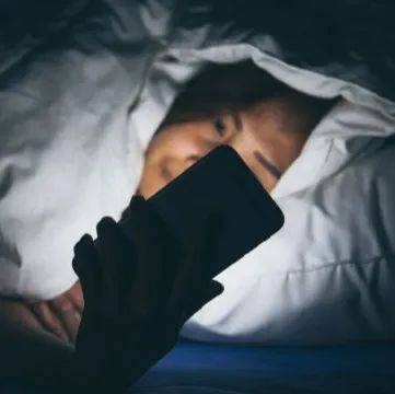 经常熬夜,这5大危害你躲不开!第5个最可怕~_睡眠_心脏_身体