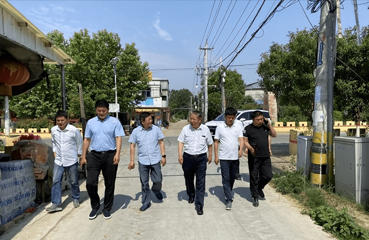 新野县上庄乡杨营村:帮扶单位来慰问,五星创建添动力_工作_驻村