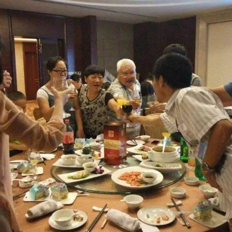 一个入行14年小餐馆老板的心得：不要想挣所有顾客的钱！_菜品_店里_朋友