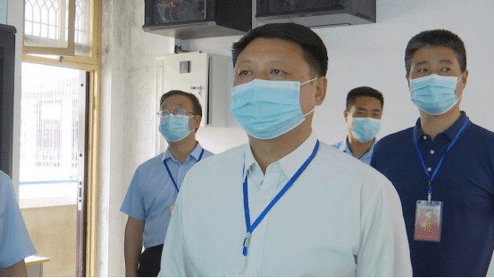 县委书记杨鹏程县长张军辉开展高考巡考工作