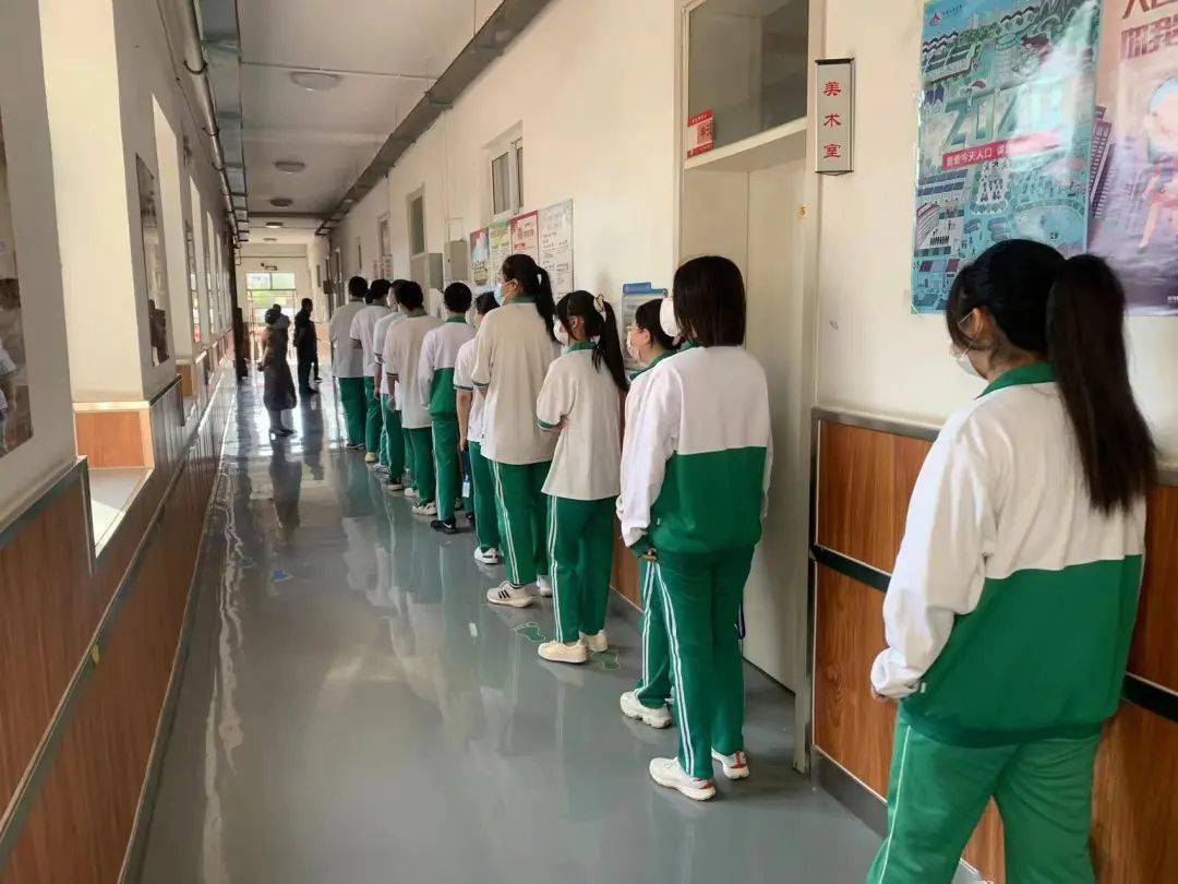 关心关爱未成年人云开疫散复课日学子逐梦正当时直击大寺中学复课第