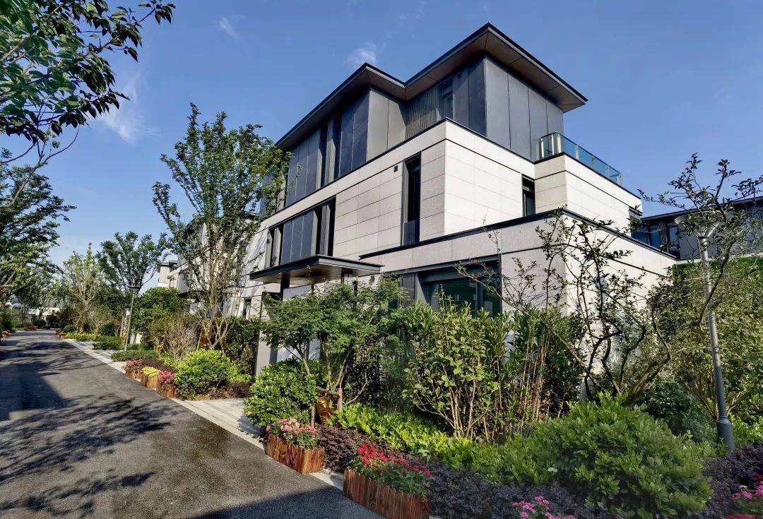 实景首发观赏湖景漫步上实海上湾然景轩