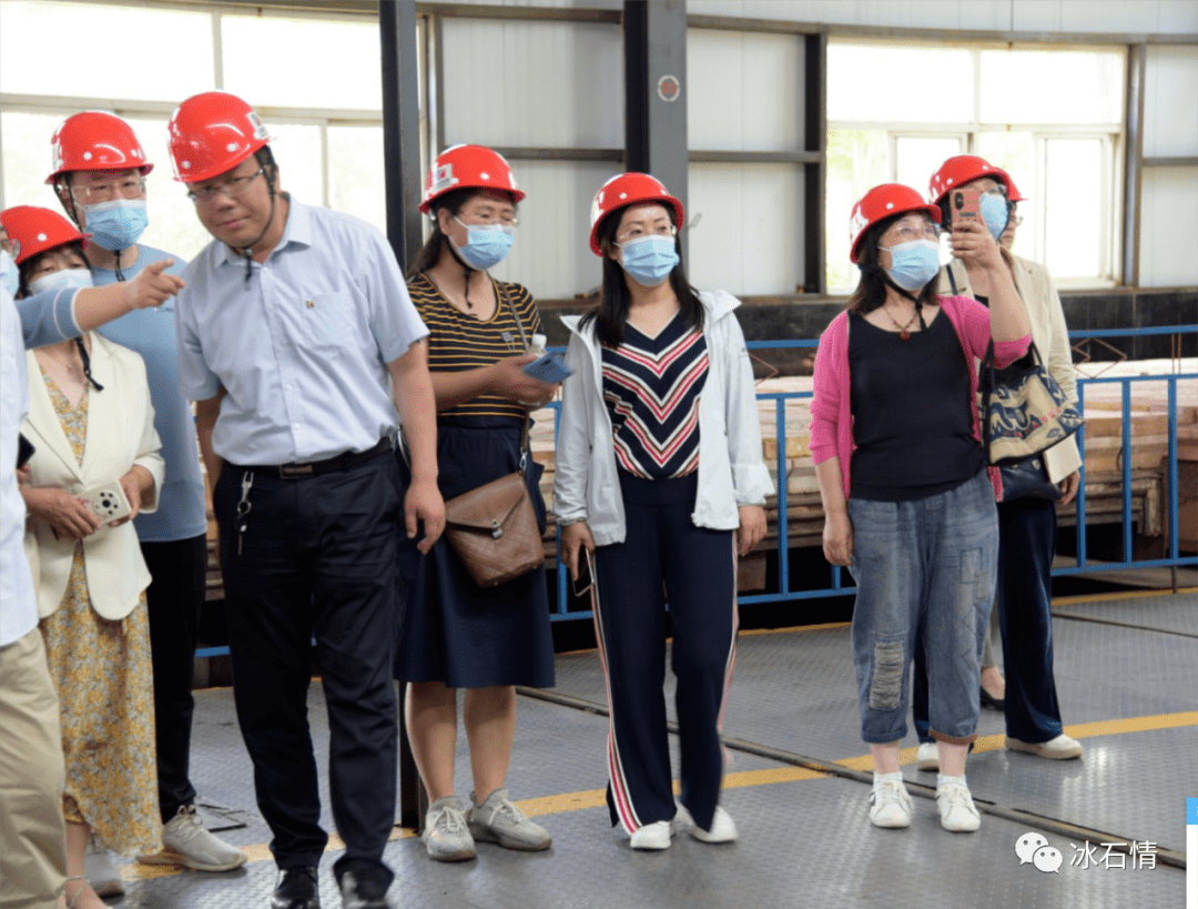 七绝· 赞上党区王庄煤矿矸石山全心布局回收站,造福民生立下功.