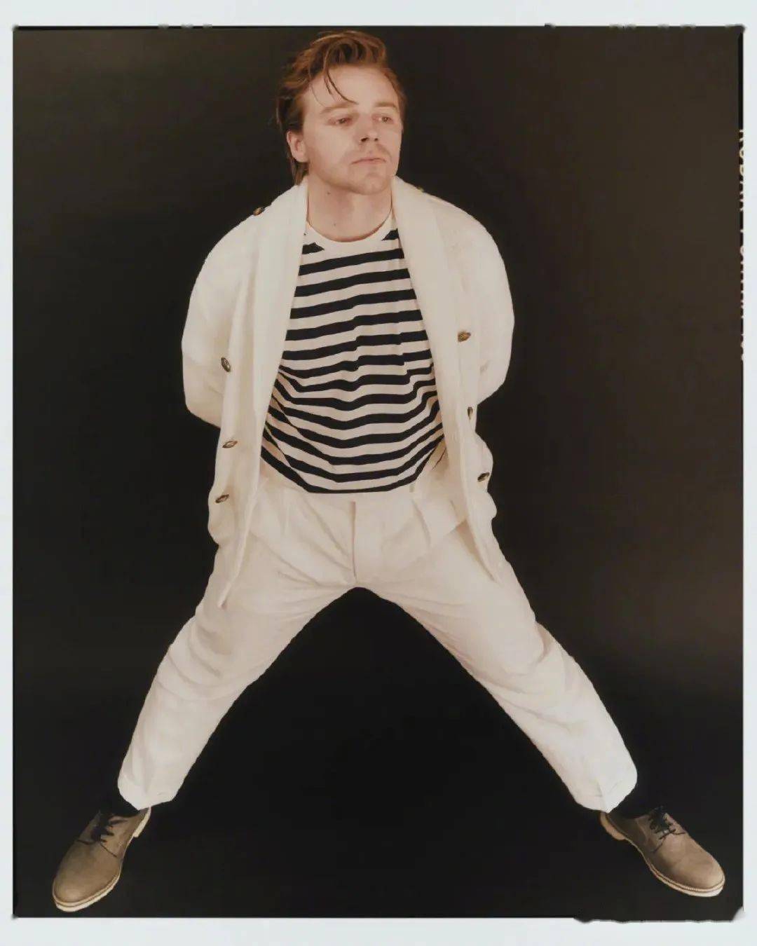 英国男星杰克劳登时尚写真大片金发男神风度翩翩