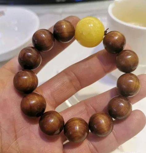 盘了5年的老山檀漂亮得像糖豆但是我不建议你盘它