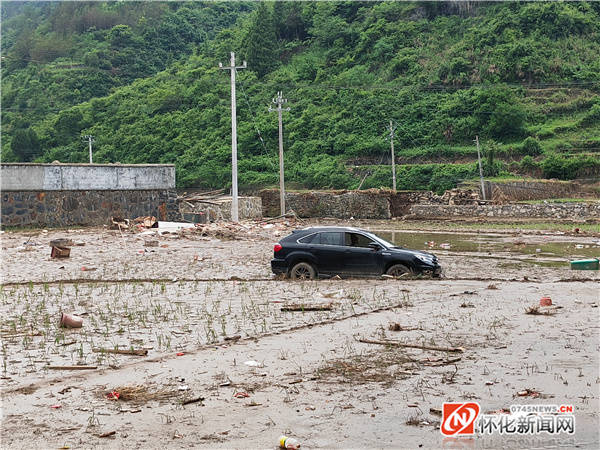 山洪突袭辰溪县谭家场乡在这生死攸关之际请看一名乡党委书记的硬核