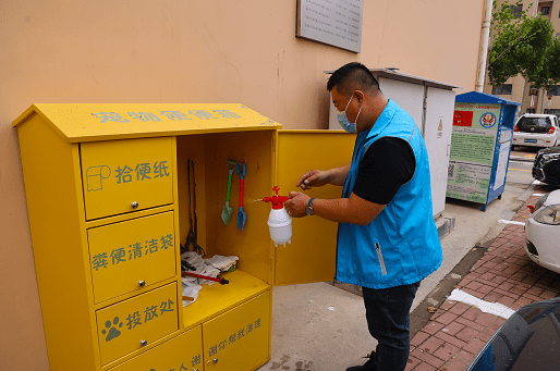 目前,桃李幸福家園小區有一大一中一小3個