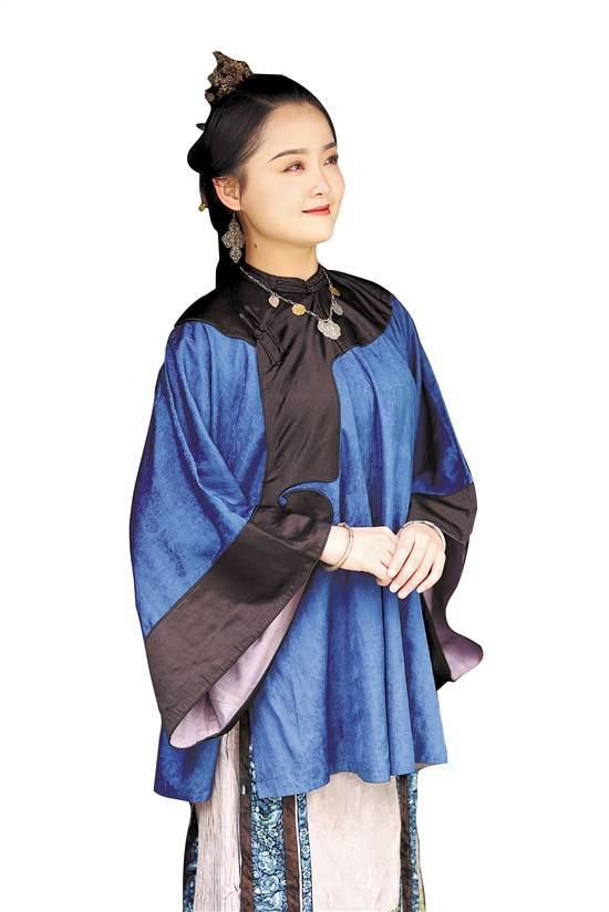 梅州:客家蓝衫从"压箱底"变成新时尚_服饰_传统_技艺
