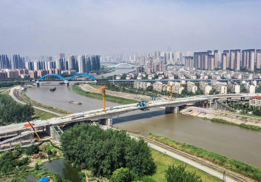 【要闻】芜湖鸠江南路跨青弋江大桥主桥全线合龙