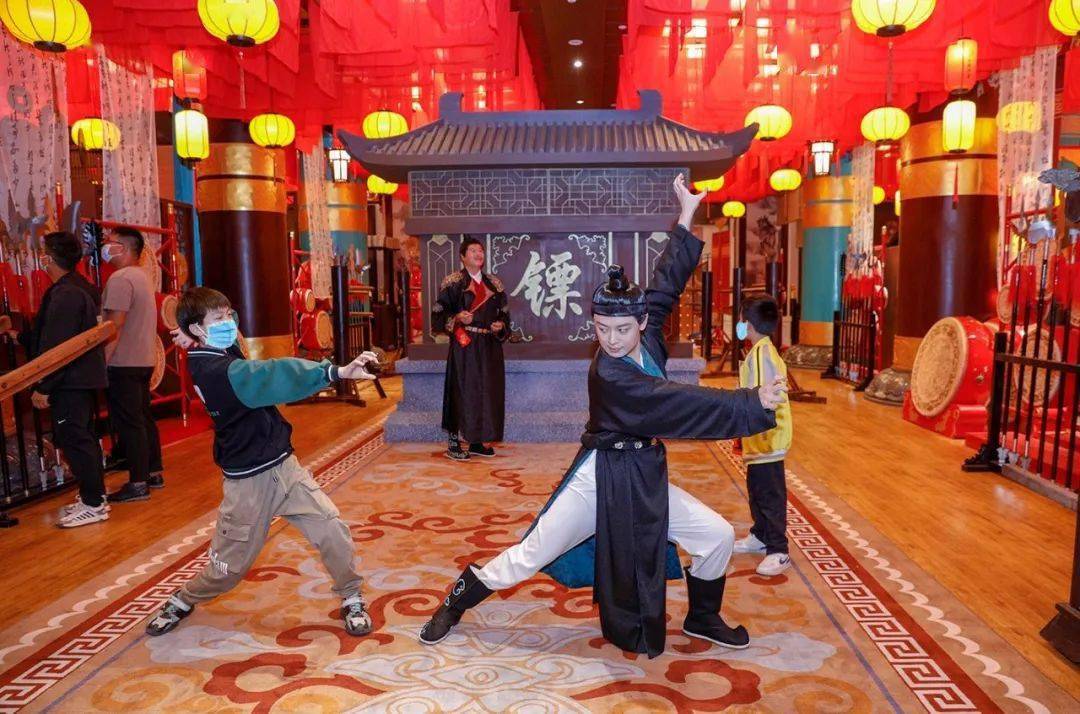 仙侠世界"为主题背景将场景分隔为"凡间""仙界"两大部分"凡间"再现了