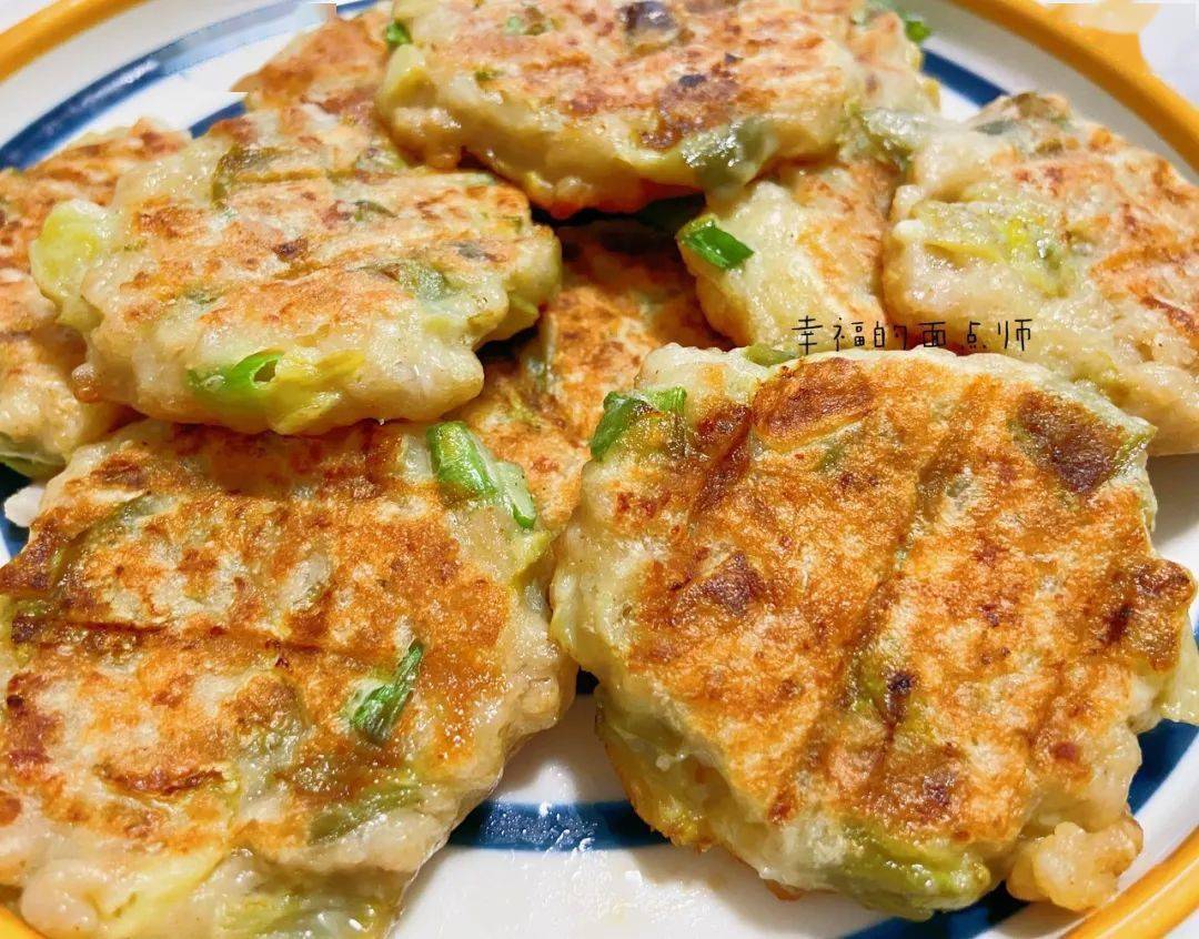 美味茄子饼:一个茄子一个鸡蛋,这么做鲜嫩多汁!