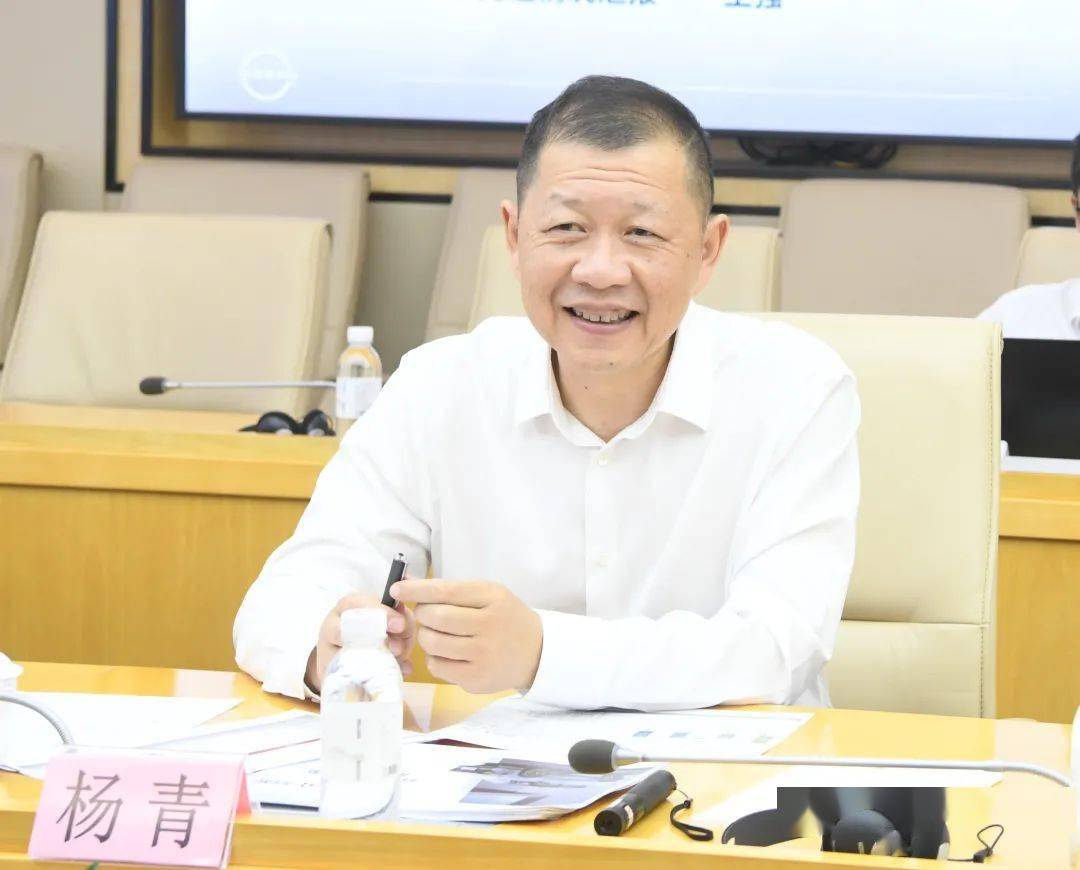 东风公司总经理党委副书记杨青一行到东风日产调研