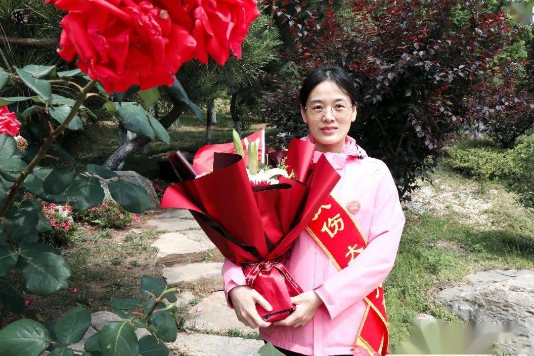 逆行而上 全力守"沪"——环翠区援沪核酸检测队队员孙金燕_工作_上海