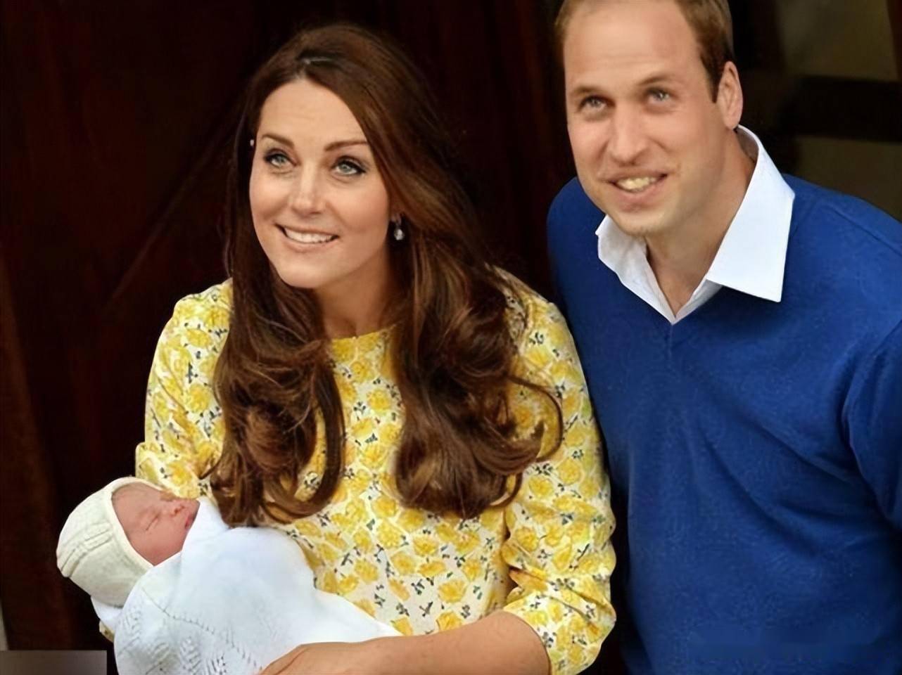 王妃也有带娃烦恼女王庆生现场的三胎妈妈抓狂记