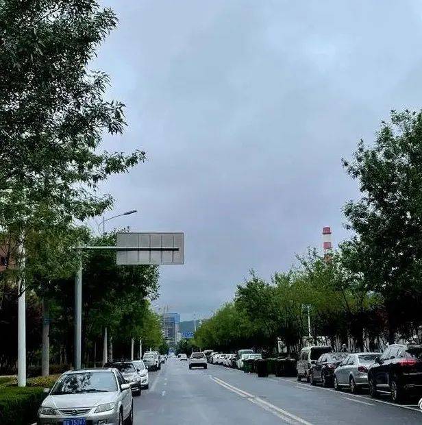 青岛今天预计还有中雨！局部大雨或暴雨，雷雨时阵风8到10级阵雨气温天气 4146