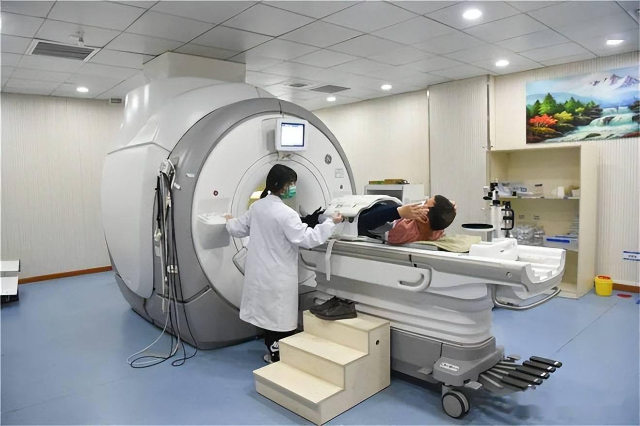 常德一医医学影像科黑白影像找真相火眼金睛察秋毫