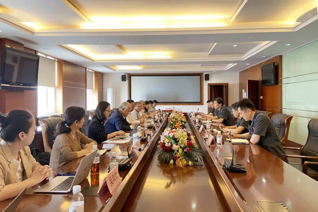 市北法院执行局局长张国良及多名法官,市律协副会长王刚,市律协民委
