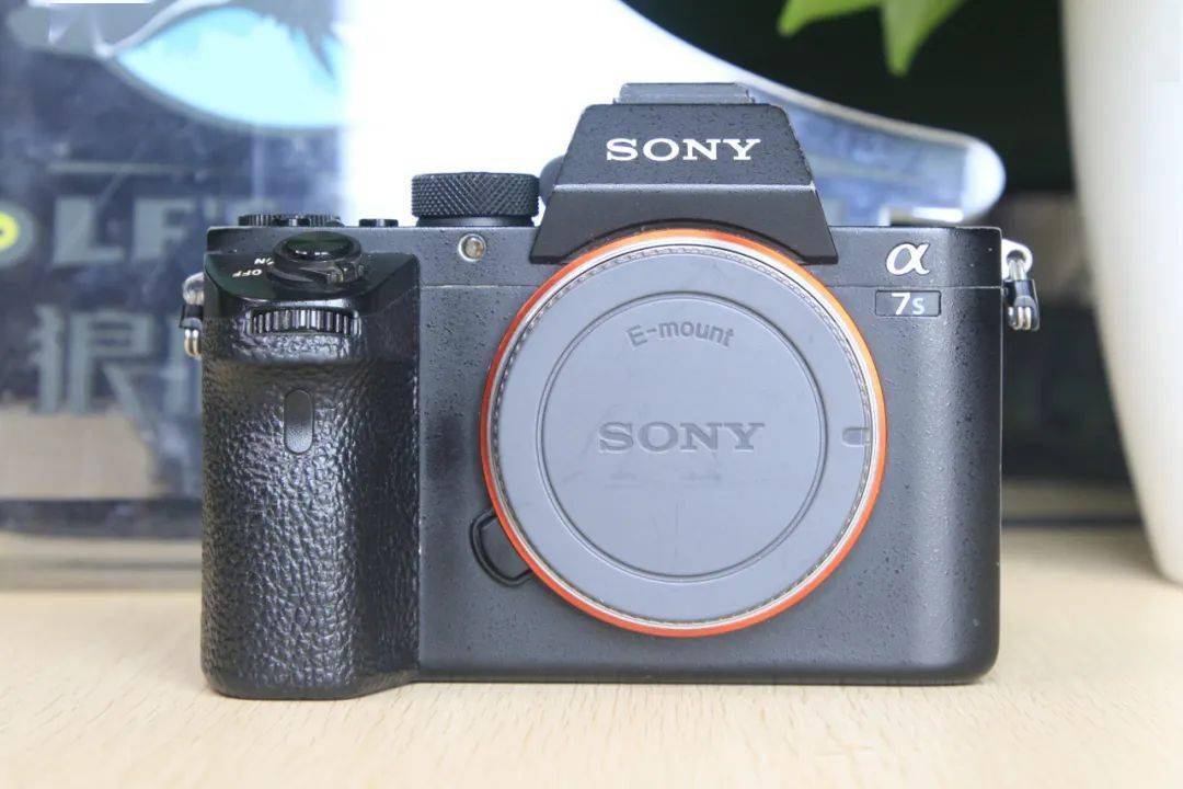 二手性能好性價高4000多元起佳能5d3尼康d810索尼a7s2