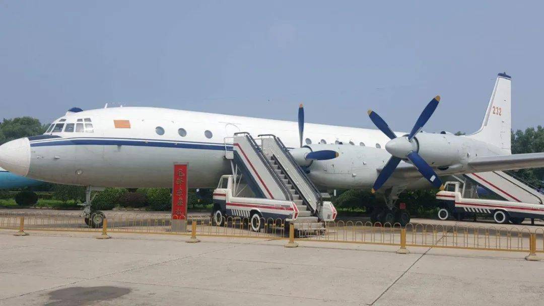 探秘朝鲜唯一的国际机场!最严厉空姐长什么样?_航空公司_航班_平壤