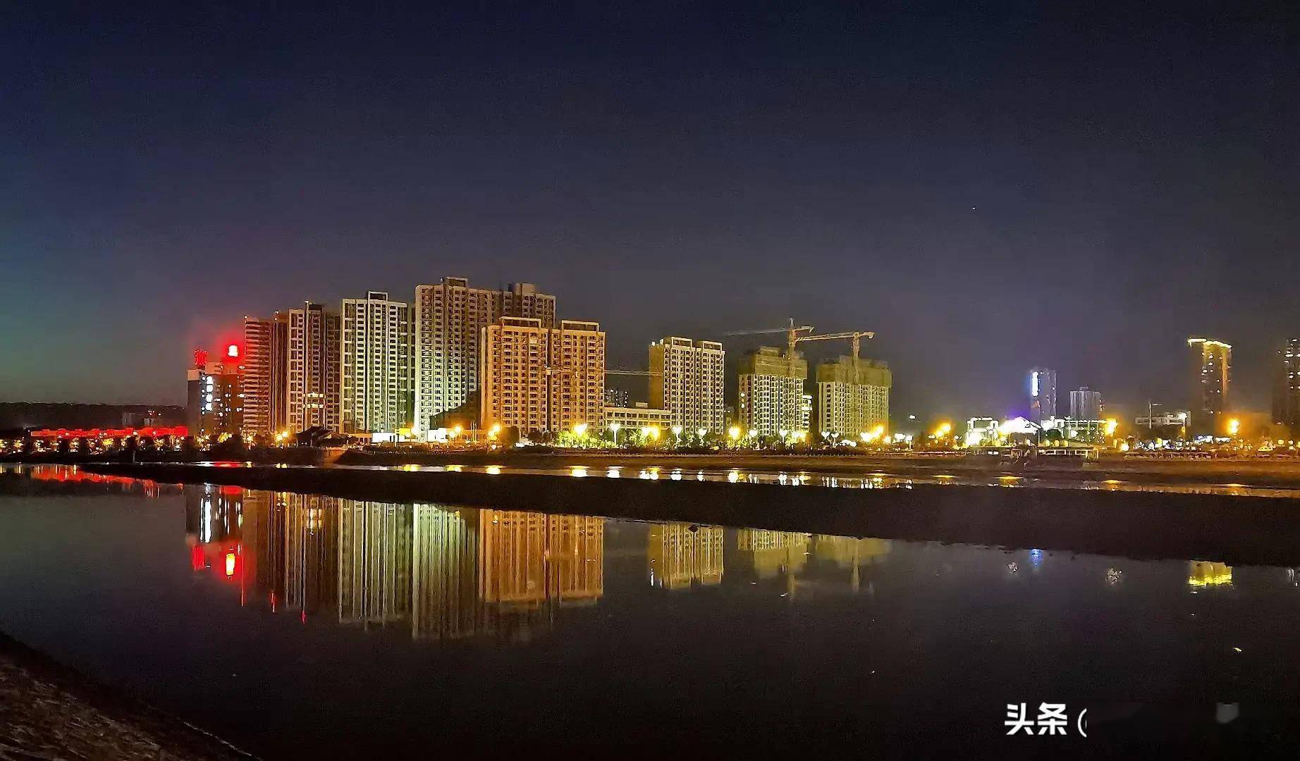 观王剑先生摄影蓝田新城夜文李景宁