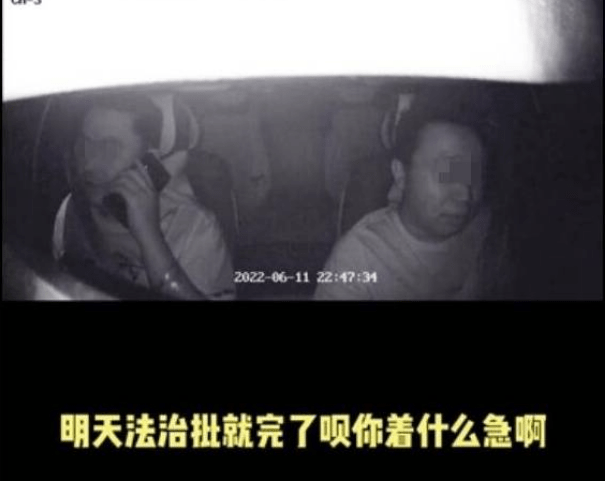 ������˾������������ִ�������˿ͱ���ǣ�һ���ֱ��ͼ�ֵ10 ...