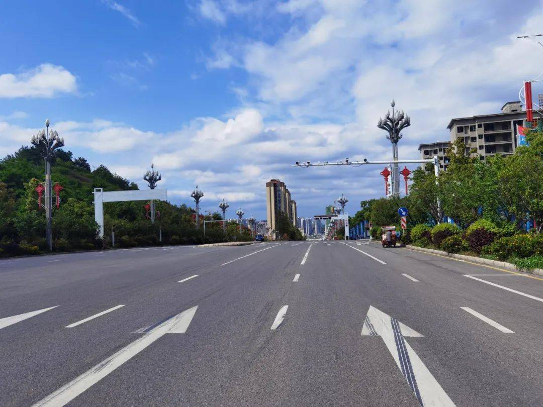 毕节一地启用5处交通违法电子抓拍系统_机动车_公告_大道