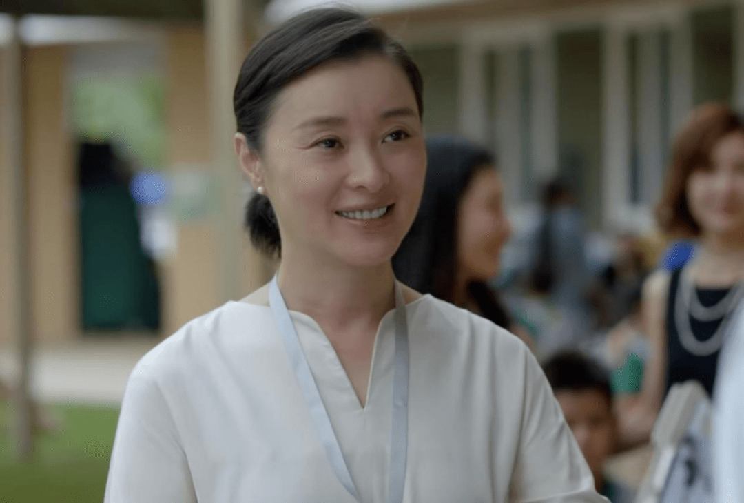 吴越素颜演戏年龄是剧里最大但状态自信从容看着是最舒服的