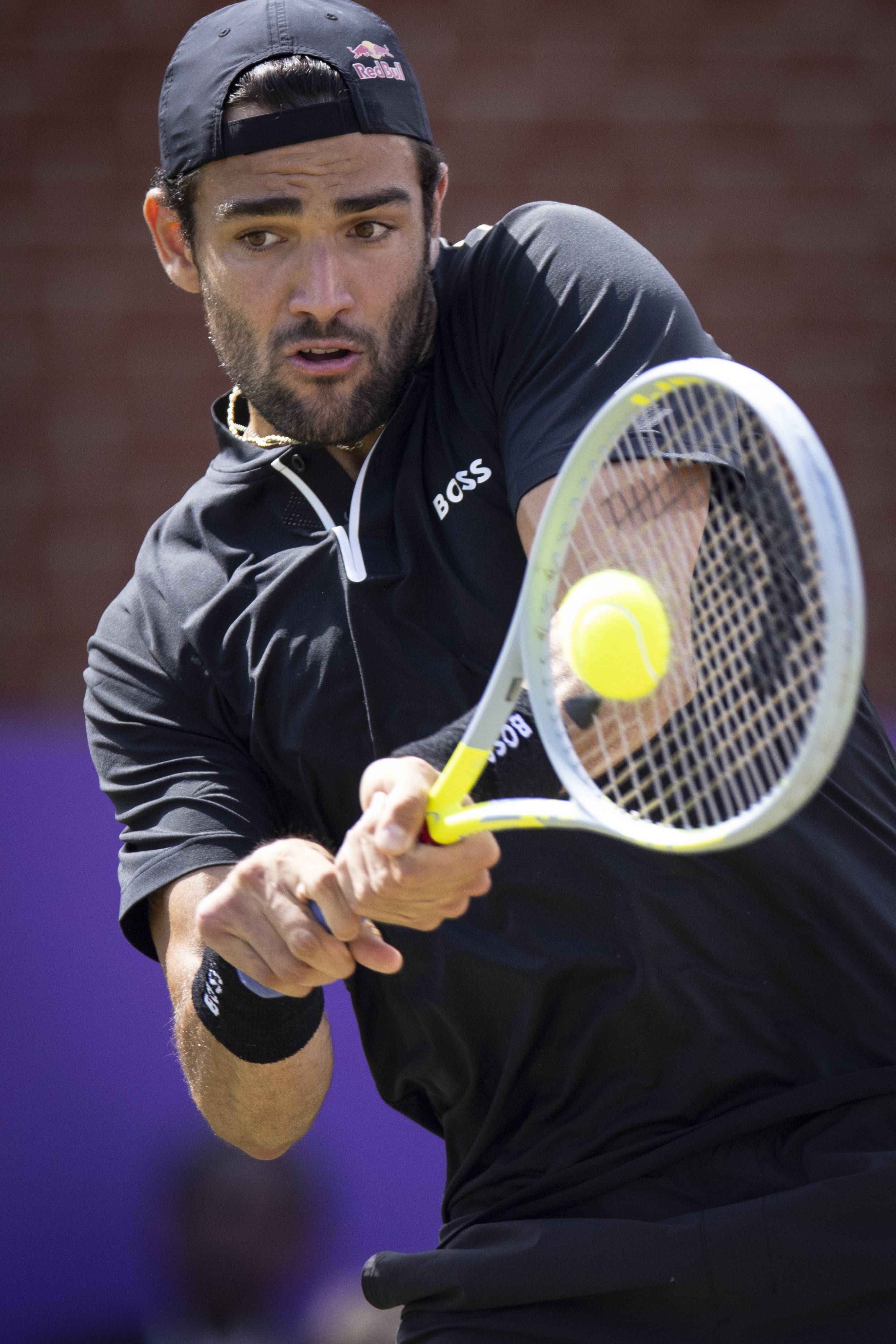 网球——女王杯:贝雷蒂尼晋级八强