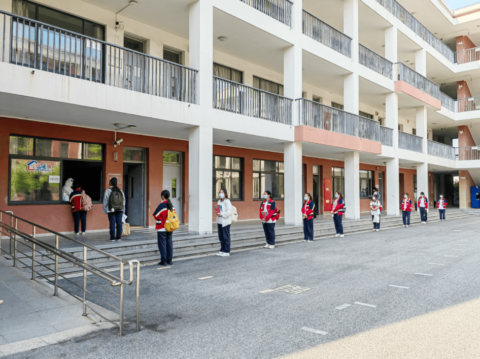 六月启航奔复美好重固中学初三学生复课纪实