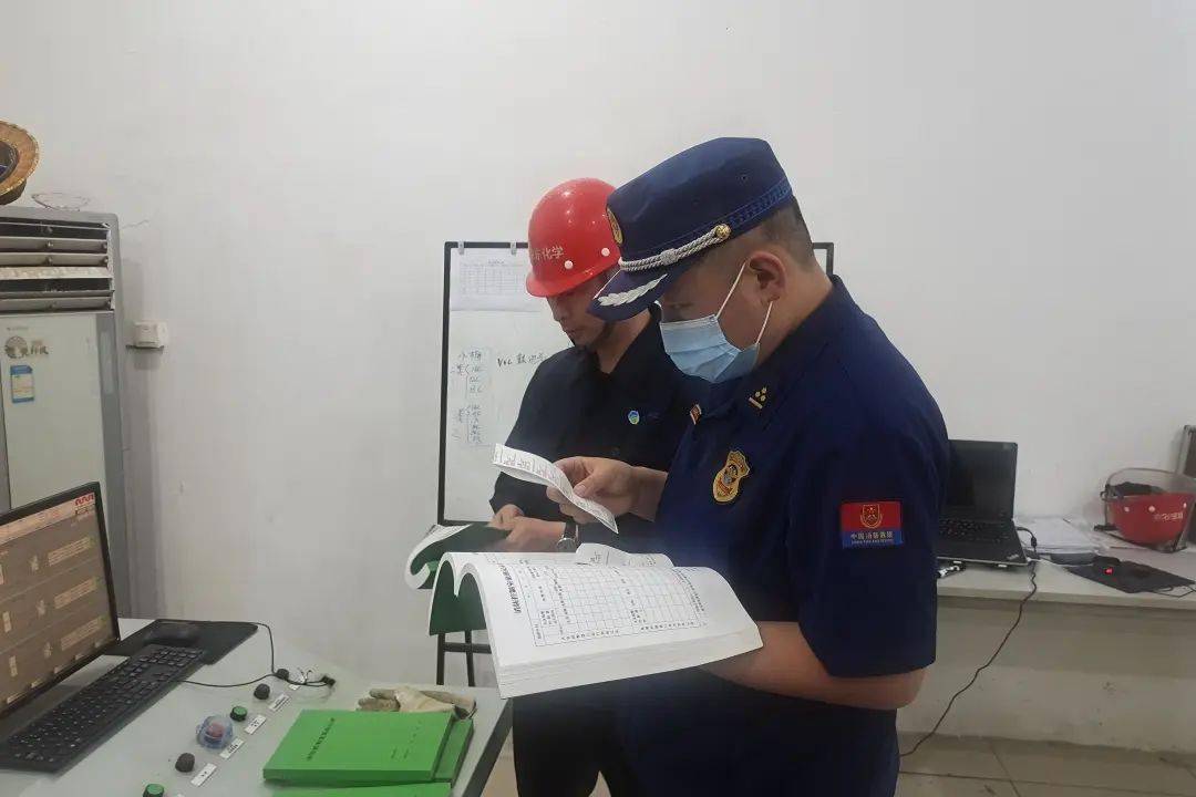 甲陽運輸カレンダー TOYOTA LAND CRUISER 250 MKW M204 8.0Jx17 BF Goodrich KO3