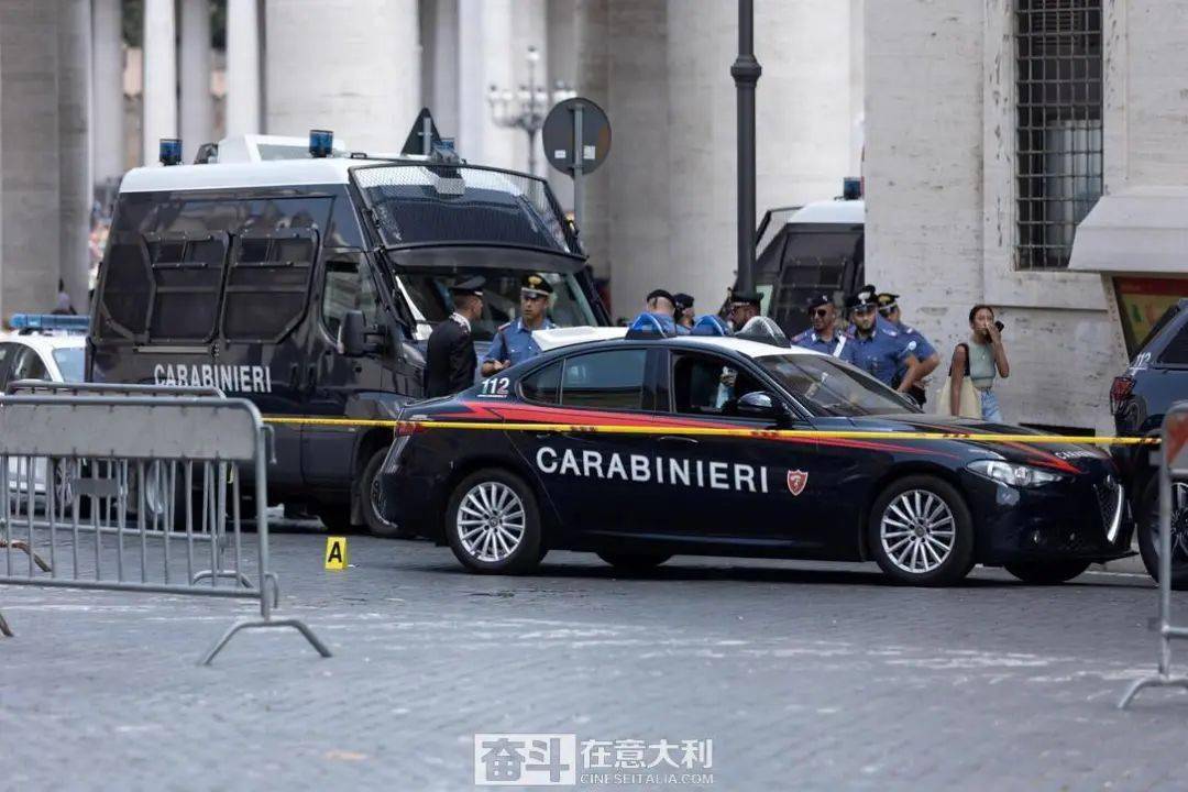 突发!东欧男子开车硬闯梵蒂冈被视为恐怖分子 意大利宪兵开枪射击