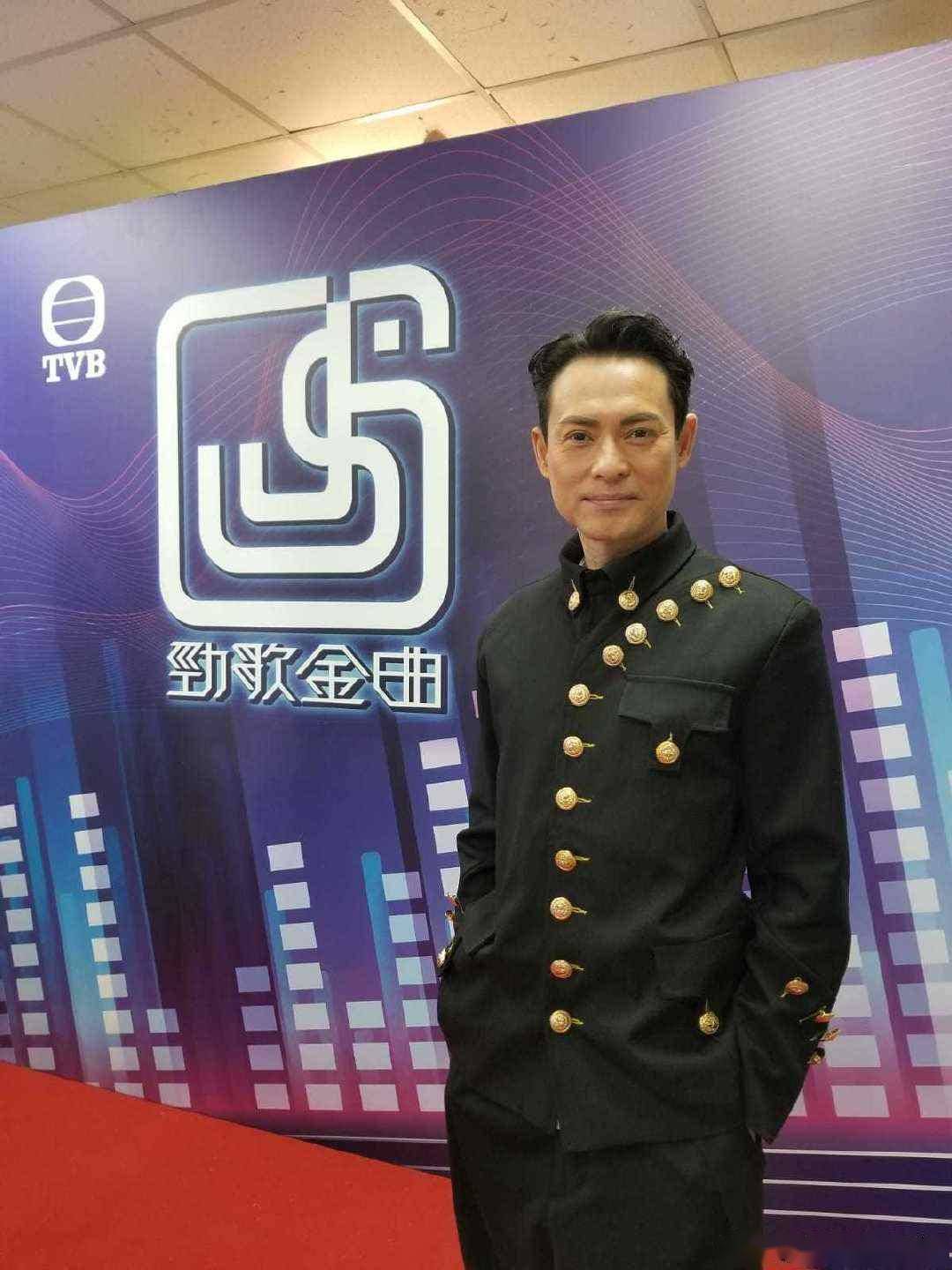 tvb实力男星海俊杰近日忙着为新歌《平行时空》做宣传,连日来东奔西走