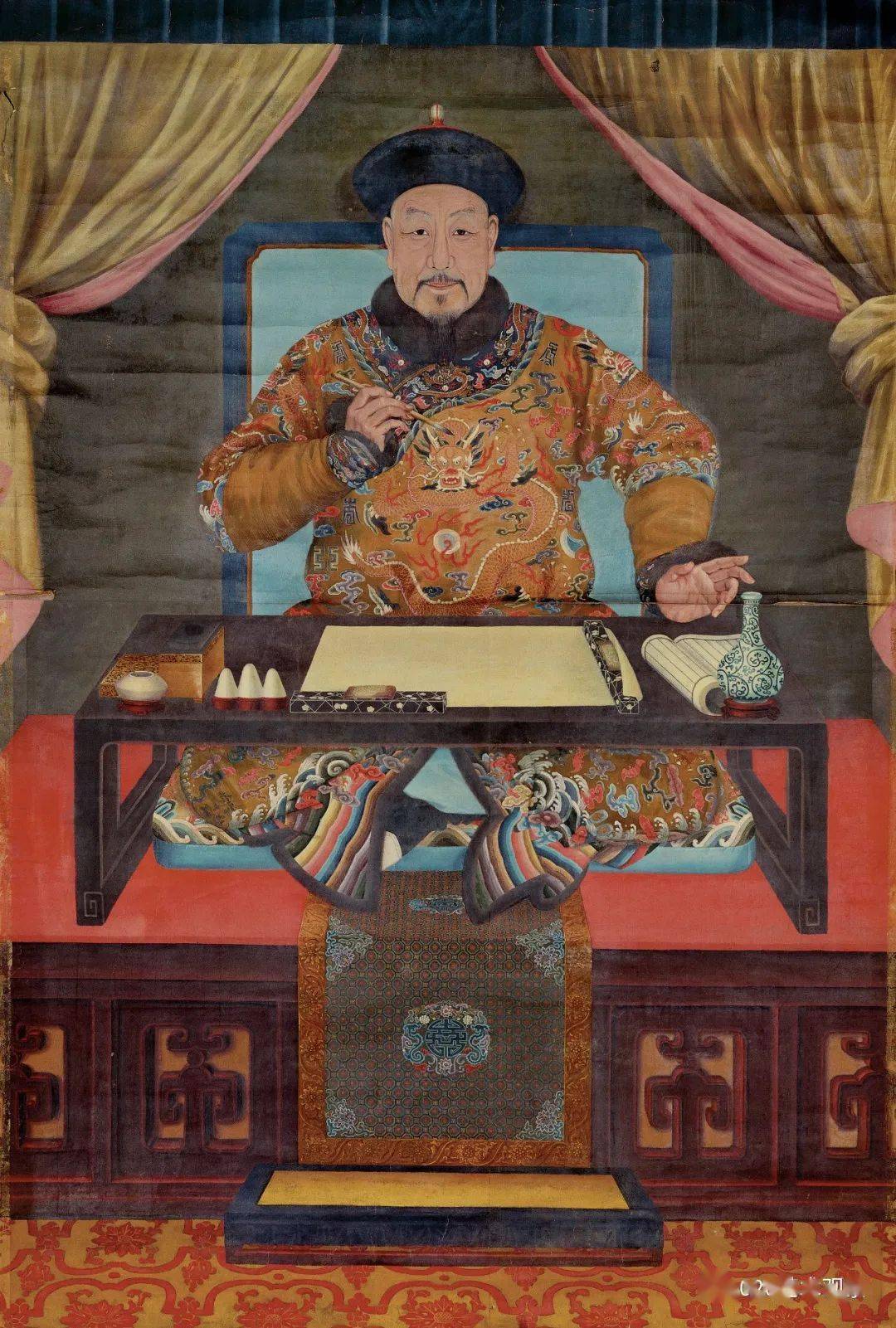 雍正朝服像 60cm×35cm道光帝朝服像 绢本 57cm×35cm郎世宁画作欣赏