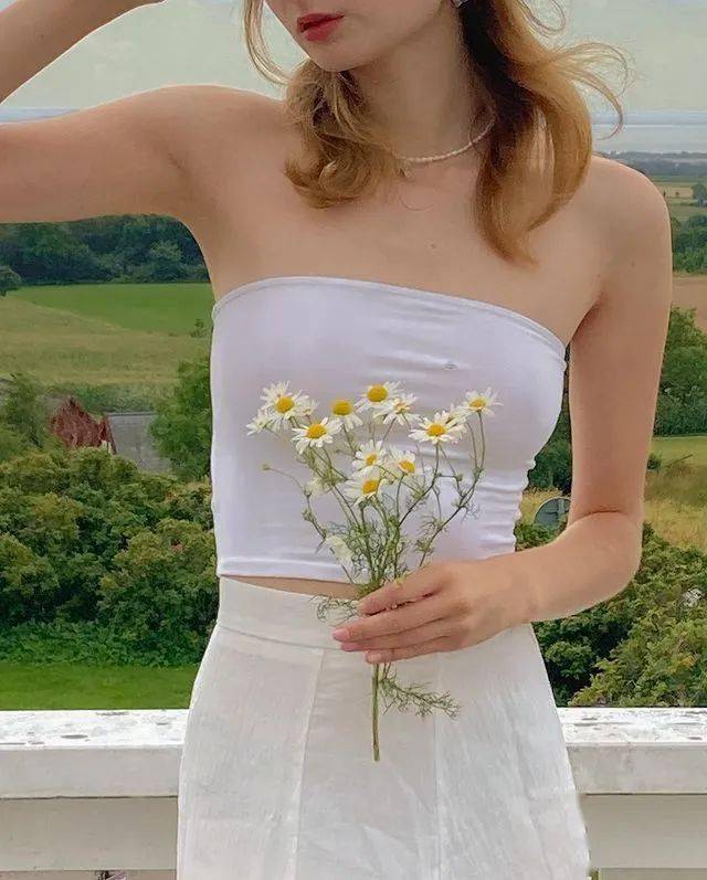 膝盖胳膊pp黑这罐日本进口香氛磨砂膏15分钟抛光全身立显牛奶肌