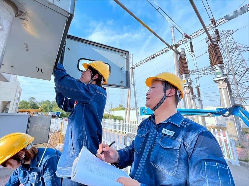 多地用电负荷创新高,国家电网员工战高温保供电稳经济_电力_国网_运行