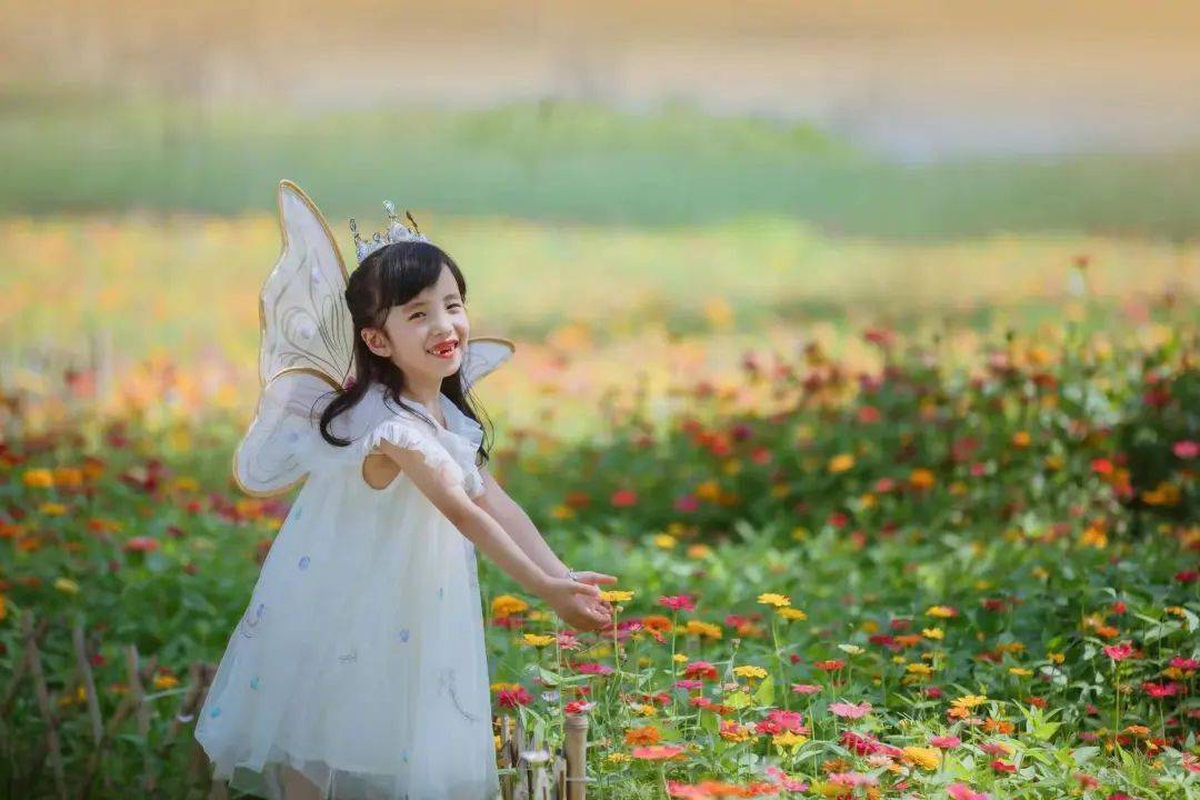 我是朗读者104班高筱苒余佳欣