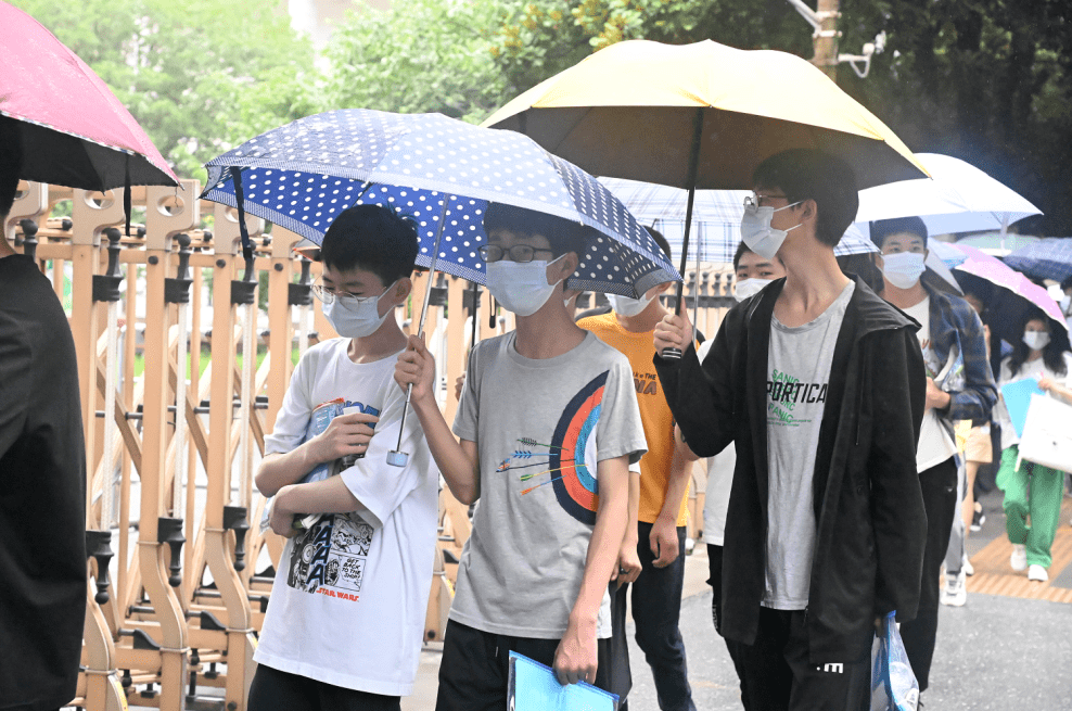 今年起沙市中学面向各县市区招生中考首日现场直击这些路段交通管制