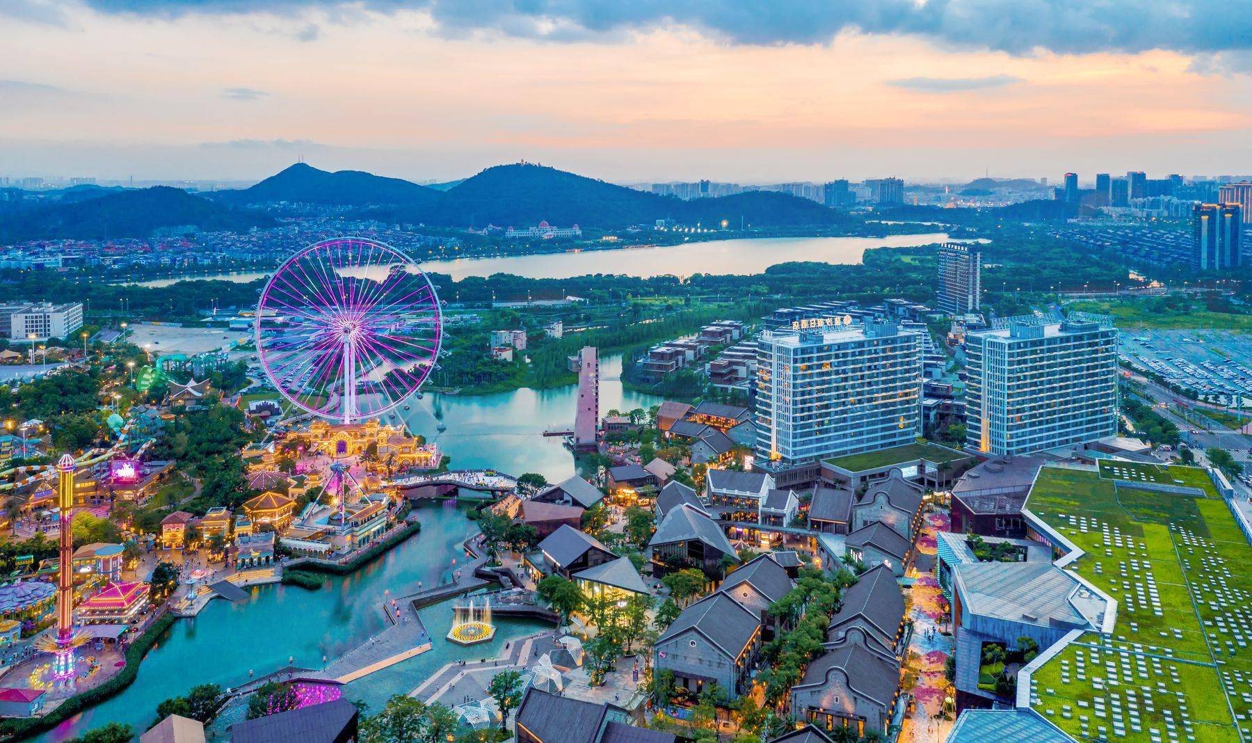 佛山顺德欢乐海岸plus是华侨城集团倾力打造的新一代文旅商标杆项目