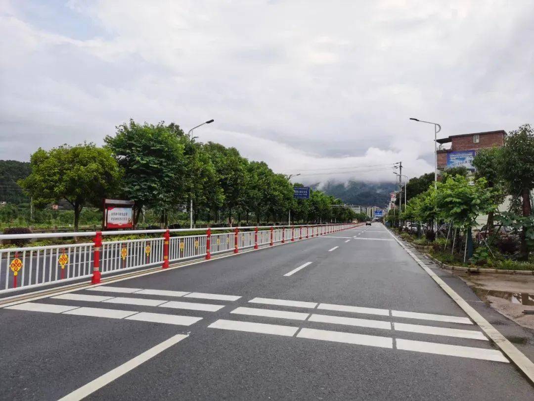 国道g234线连山段喜获平安公路省级示范路段称号