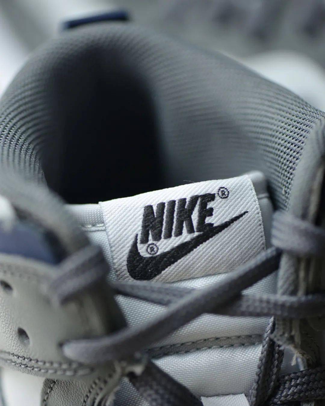 soar限量发售wmnsnikedunkhighupgreynavy