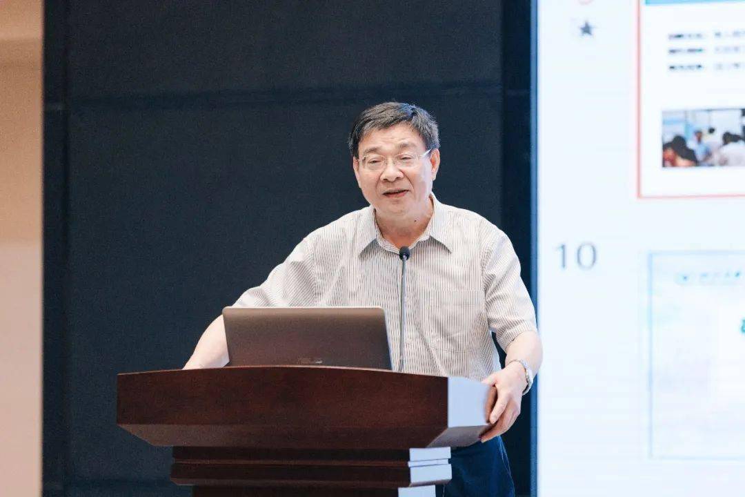 化学工程与生物工程学院李伯耿团队01答辩评审会上,15个团队围绕"尊师