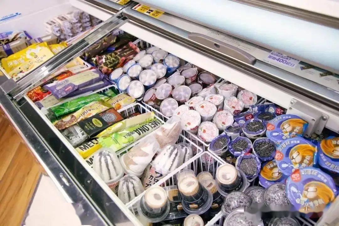 小编发现,巧乐兹,可爱多,雀巢的雪糕已经占据了商店冰柜的半壁江山