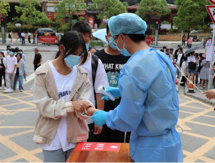 开阳一中考点现场看看吧就跟随小编到下面和10个备用隔离考场共设10个