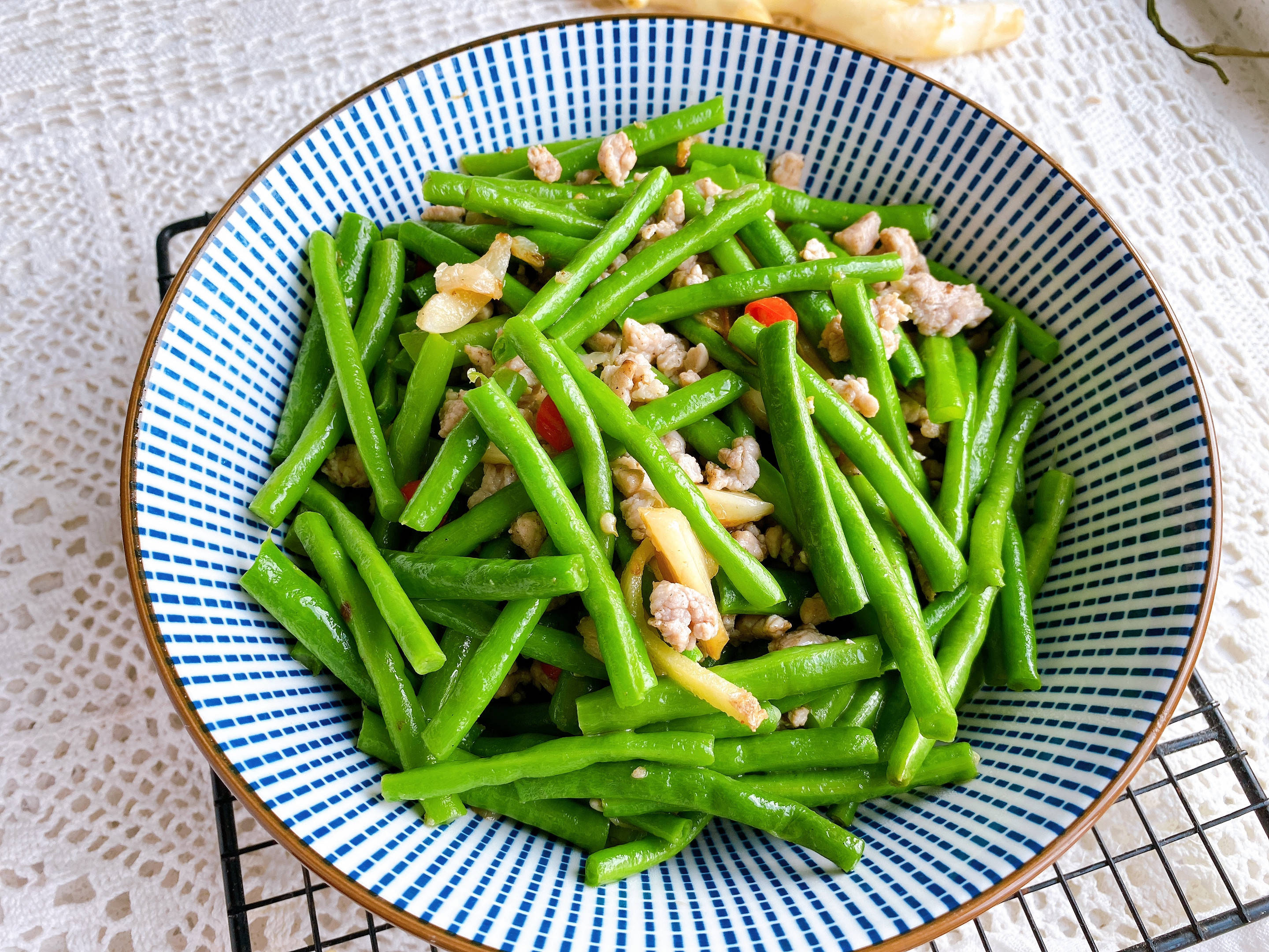 而是它,清热去火,颜色翠绿口感脆嫩_豆角_做法_食用油