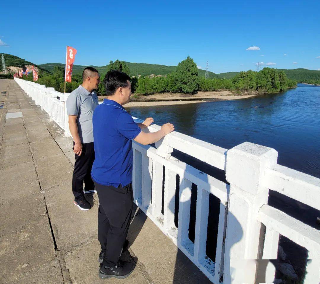 何雪光到阿里河巡河并督导防汛工作_河道_相关_政府