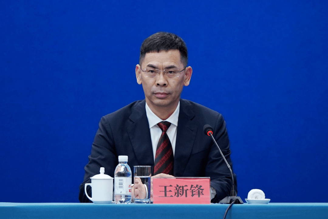 市委依法治市办成员,市司法局党委委员,副局长 王新锋王新锋:镇街一级