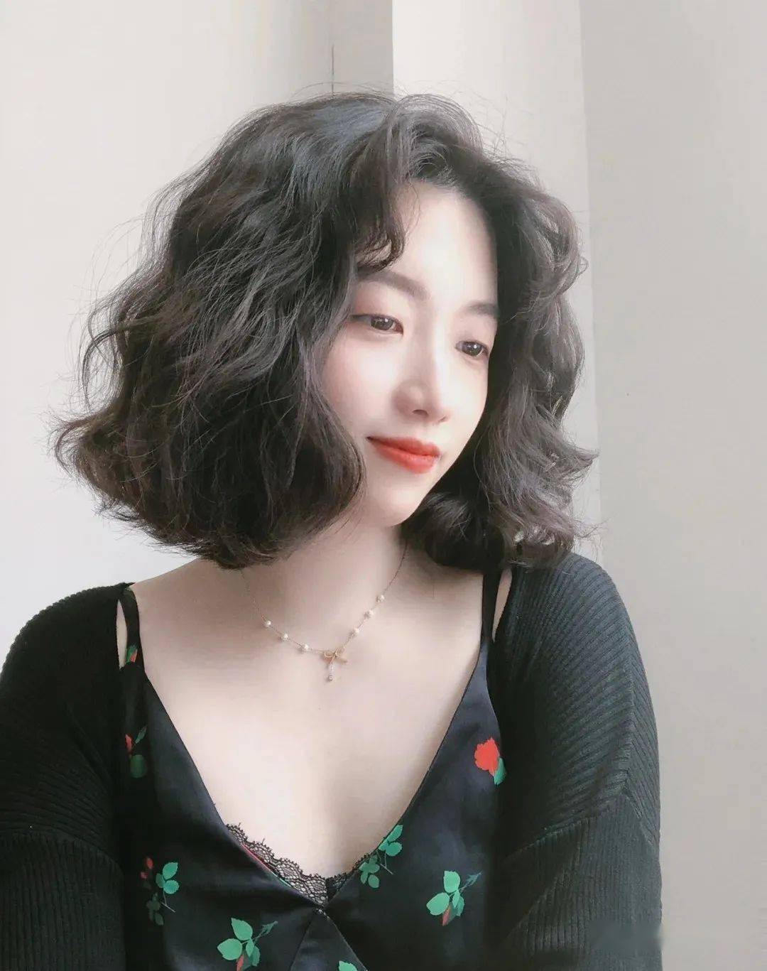 "短发烫"真好看,做个迷人的小混蛋_气质_发型_的整体