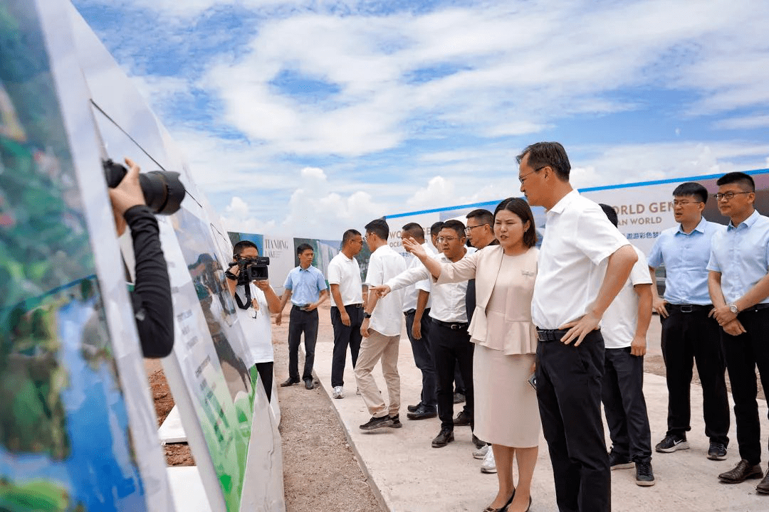 6月25日上午,文成县委书记刘中华率队到天顶湖国际旅游度假区实地督查