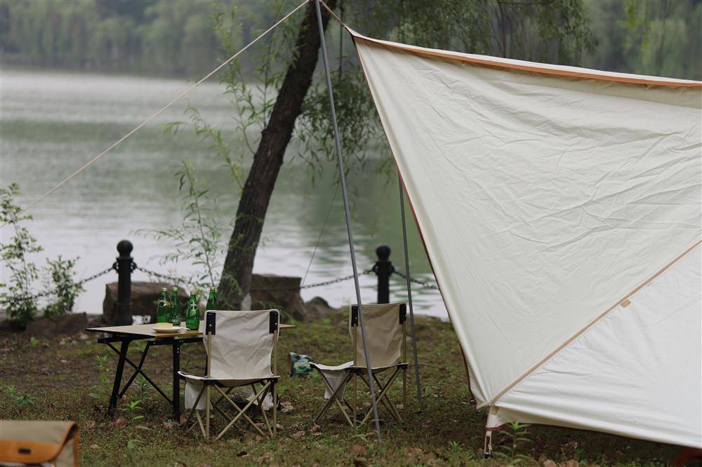 在“电影片场”露营，能否为露营文化注入新体验？