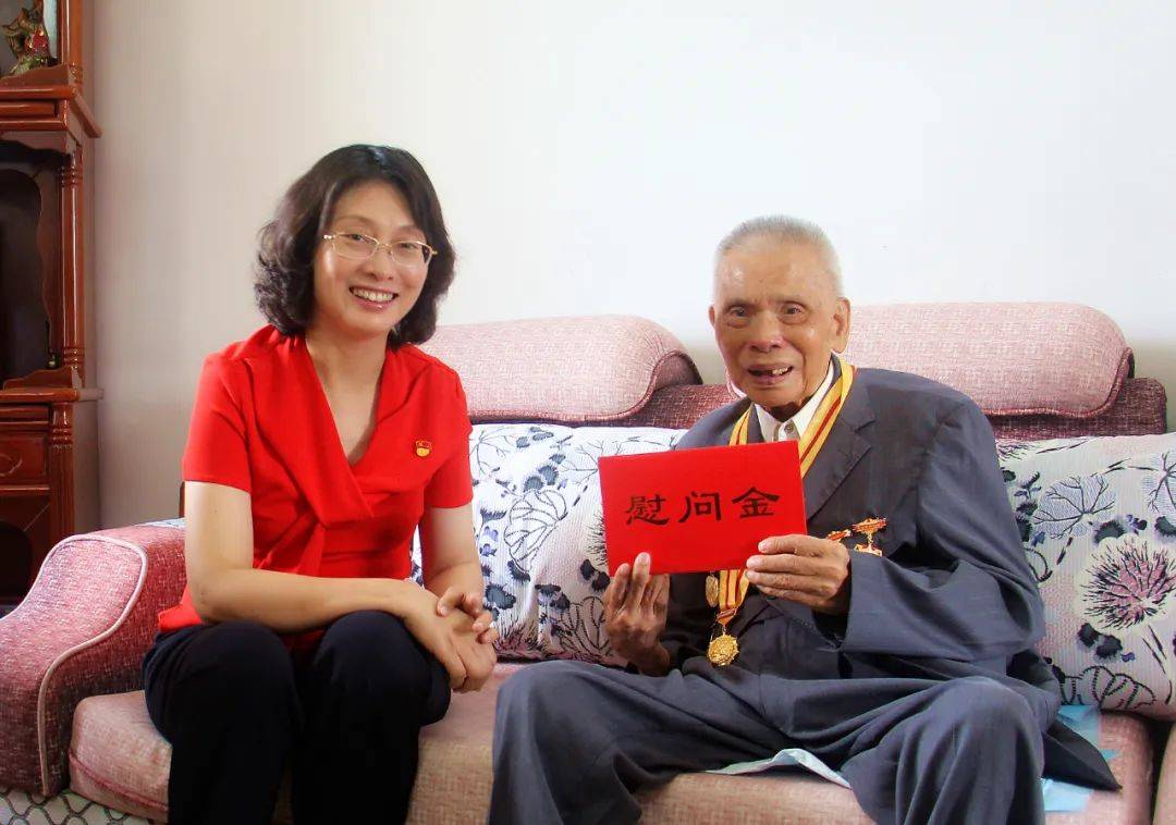 吴晓晖开展"七一"慰问:带着感情和责任精心精细精准做好服务_江门